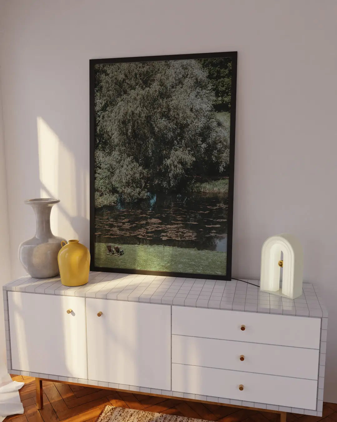アートフォトポスター「Enough rest（十分な休息）」ブラックフレーム｜テレビボード上に飾る深緑の森アート