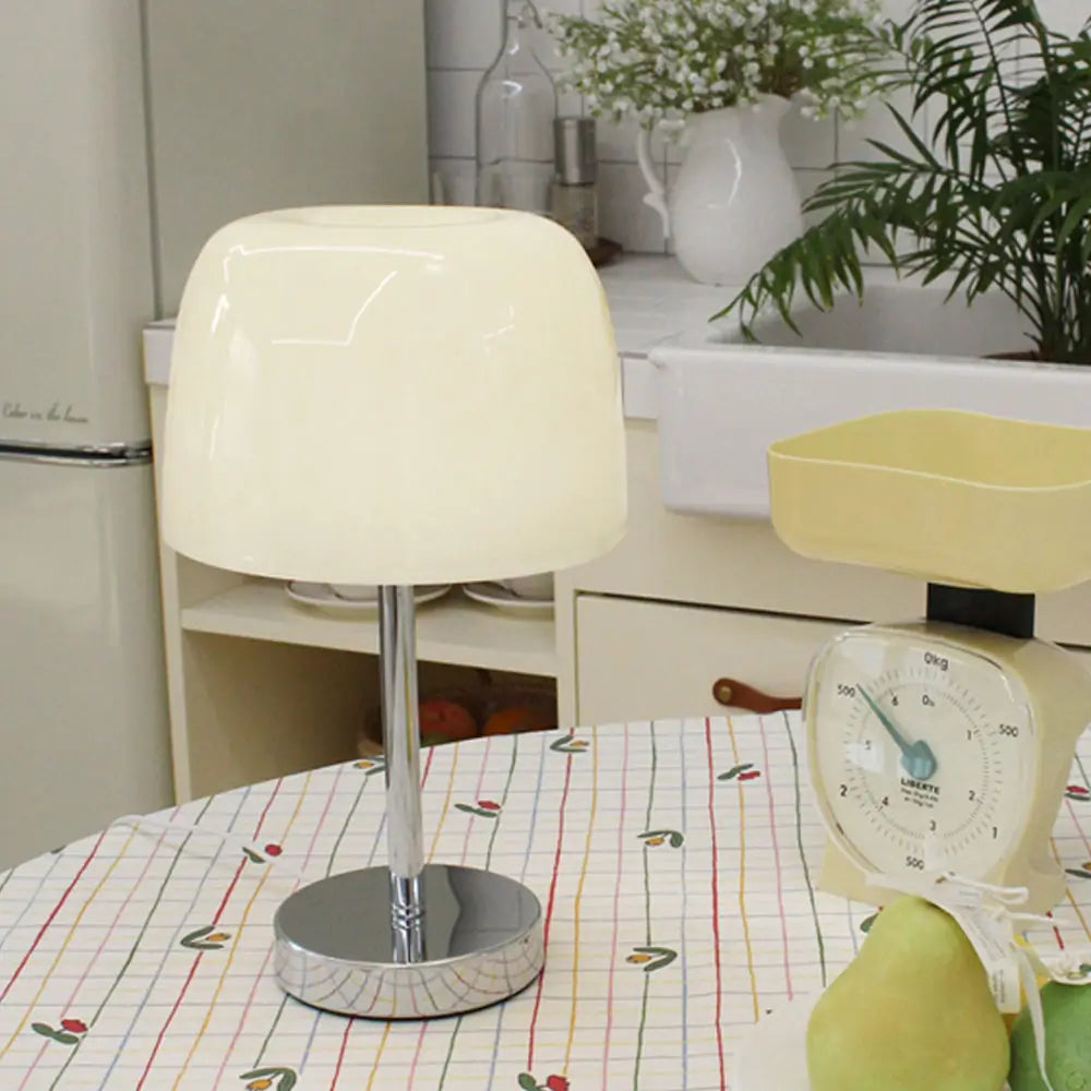 Bauhaus stand table lamp